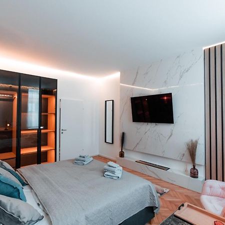 Petit Luxe Apartment Вена Экстерьер фото