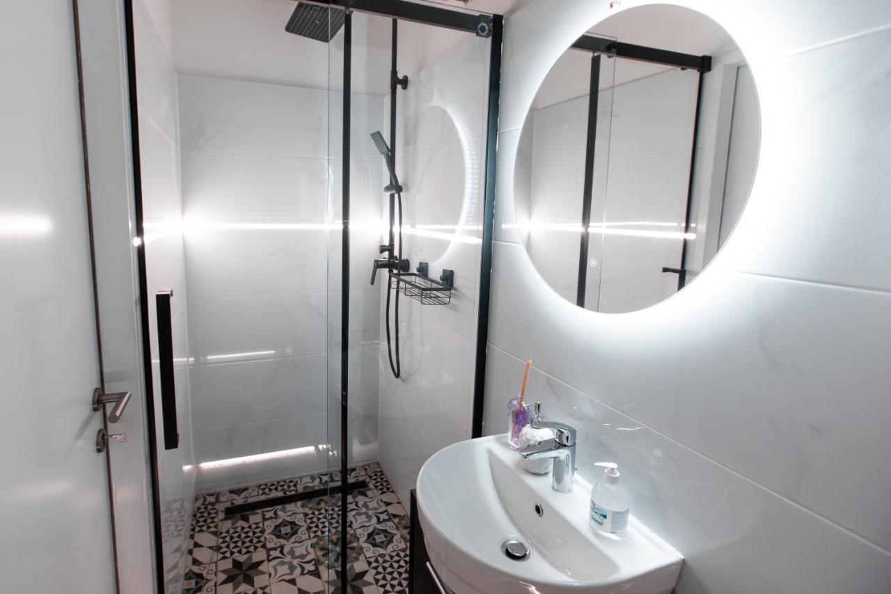 Petit Luxe Apartment Вена Экстерьер фото